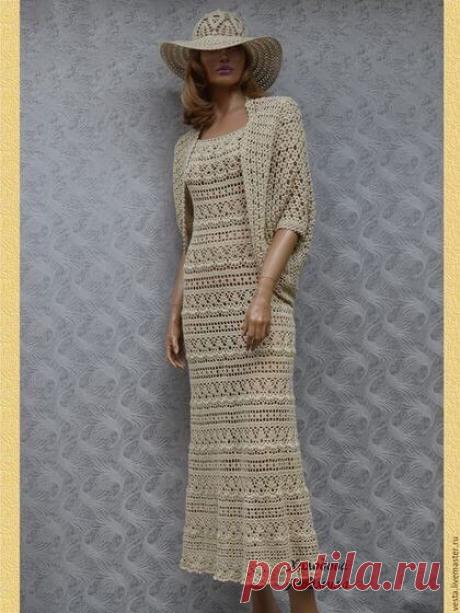 Шикарный комплект связан крючком.