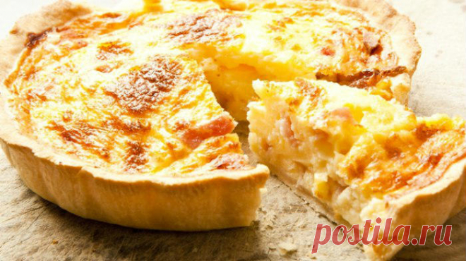 Невероятный лоранский пирог с курицей и грибами Начинок у этого пирога не сосчитать: лоранский пирог с курицей и грибами, иногда добавляют брокколи, с ветчиной и луком, с красной рыбой.