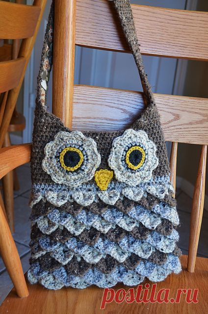 Crochet Owl Cushion With Colorful Feathers pattern by zoom yummy