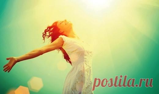 ВЫТАЩИТЕ ЗАНОЗЫ ИЗ СВОЕГО СЕРДЦА Мало кому из нас удается по-настоящему повзрослеть, вырасти из детских обид и горечей. Мы не растем, мы стареем, застыв на том самом отрезке детства, который причиняет боль. Нужно непременно вытащить эту занозу, ибо она, как злой магнит будет притягивать мусор бед и негатива, болезней и склок. Финалистка 13-го сезона «Битвы экстрасенсов», ведущая реалити «Дневник экстрасенса» на ТВ-3 , психоэзотерик, яснознающая, Фатима Хадуева...