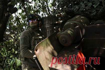 Стало известно о перегруппировке ВСУ на запорожском направлении. Вооруженные силы Украины (ВСУ) из-за потерь проводят перегруппировку на запорожском направлении. Об этом сообщил председатель движения «Мы вместе с Россией» Владимир Рогов. По его словам, украинские военные обновляют подразделения на линии соприкосновения, так как ВСУ не хватает живой силы для активных боевых действий.