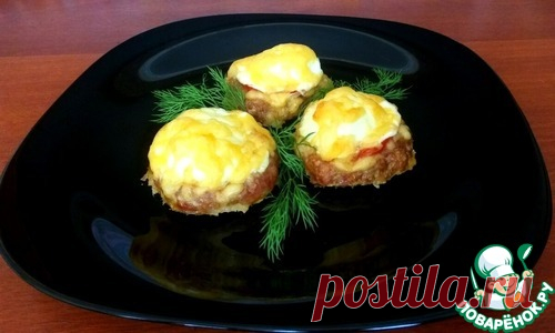 Мясные гнезда с яйцом и помидором – кулинарный рецепт