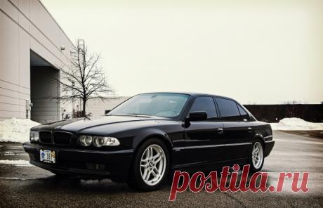 Семь «семерок»: как развивалась BMW легендарной серии (8 фото) . Тут забавно !!!