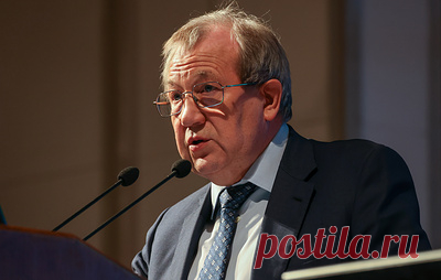 Президент РАН рассказал, что "Луну-26" запустят в 2028 году. Геннадий Красников поделился, что после подготовки необходимой инфраструктуры планируются экспедиции с участием людей