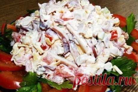 Салат с кальмарами и сыром