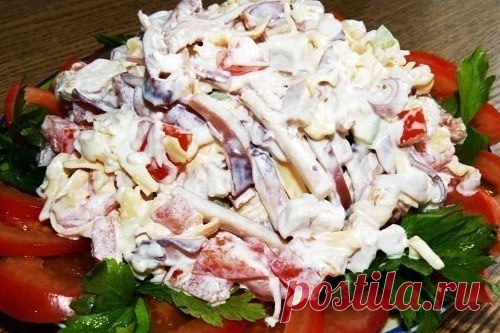 Салат с кальмарами и сыром