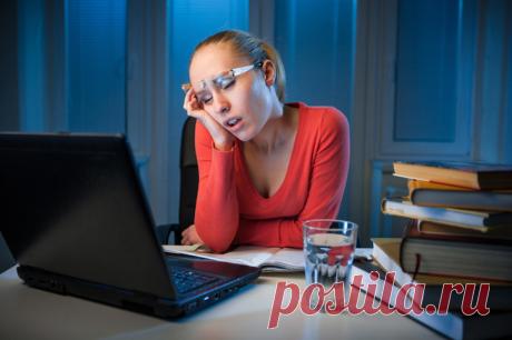 Как заставить себя работать | День для меня

Лучшее средство от хандры – это законченное дело, результатом которого можно гордиться и наслаждаться. А еще лучше, если это законченное дело есть исполнение запланированной цели, либо, пусть даже, один только шаг к достижению этой цели. Главное, что при этом можно сказать себе: «Я это сделал». И дополнить: «А раз я это сделал, то смогу сделать еще раз. И на этот раз – еще лучше».