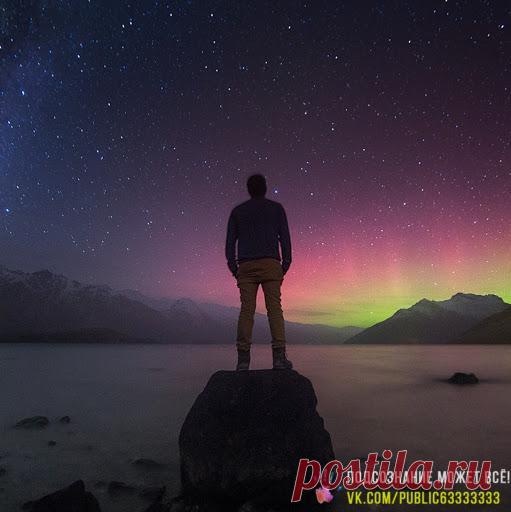 Мы в буквальном смысле боимся самих себя — тех, кто мы есть на самом деле. Мы боимся собственного потенциала, боимся собственного величия, боимся быть теми, кем можем. Мы боимся встать, распрямиться в полный рост и позволить себе взять всё от этого мира. Это большая ответственность, а большинство людей не готовы брать её на себя. Ответственность жить бесстрашной жизнью и менять этот мир. Именно из-за этого люди предают своё величие, предают сами себя. 

 Робин Шарма