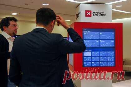 Рост акций на Мосбирже объяснили. Экономист, завкафедрой стратегического планирования и экономической политики МГУ Елена Ведута заявила, что рост акций на Мосбирже может объясняться отсутствием возможности альтернативных инвестиций для российских предпринимателей. Финансовый аналитик Павел Самиев назвал более вероятной причиной интервенции Минфина.