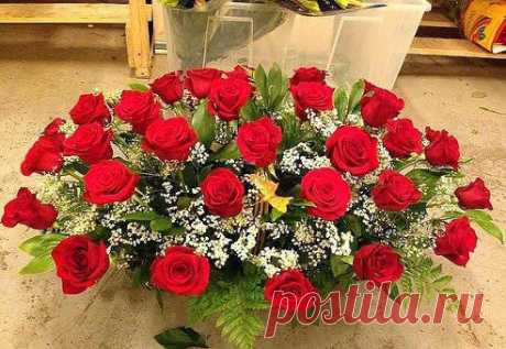 ВНИМАНИЕ!!! ДЛЯ ТОГО ЧТОБЫ ПОЛНОЦЕННО ВСТУПИТЬ В ГРУППУ И ВАМ НА ЛЕНТУ ПРИХОДИЛИ НАШИ ЗАМЕЧАТЕЛЬНЫЕ Цветы И Поздравления с Днем Рождения ! СДЕЛАЙТЕ СЛЕДУЮЩЕЕ: 
1.Выбираете значок &quot;Присоединиться&quot;
2.Выбираете значок &quot;Пригласить в группу&quot;
3.Ставите галочку на ВСЕХ своих друзей!
4.Нажимаете кнопку &quot;Пригласить&quot;
5.Нажимаете &quot;класс&quot; на эту новость!
P.S оставьте в комментарий смайлик,чтоб мы знали что вы с нами!!!
•••