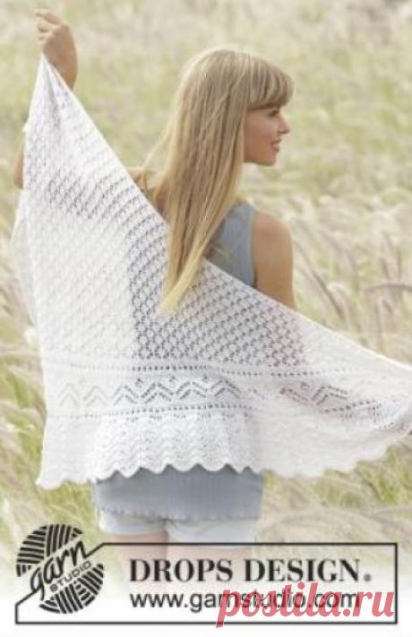 Шаль нежный поцелуй Нежная и теплая шаль спицами, выполненная из тонкой шерстяной пряжи. Вязание модели осуществляется по приведенным в описании схемам ажурных узоров...