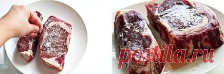 Чтобы как следует поджарить кусок мяса, проделайте следующее: посолите, промойте под водой, высушите, поджарьте на большом огне Чем сильнее посолить, лучше промыть и тщательнее высушить — тем выше вероятность как следует убрать лишнюю жидкость с поверхности мяса. Тогда оно лучше поджарится. Соль лучше использовать крупную (кошерную или морскую), чтобы жидкость вышла, а внутри мясо не успело чересчур просолиться