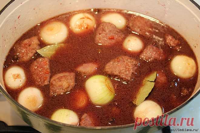 Стифадо (тушеное в густом соусе мясо) одно из самых интересных греческих блюд