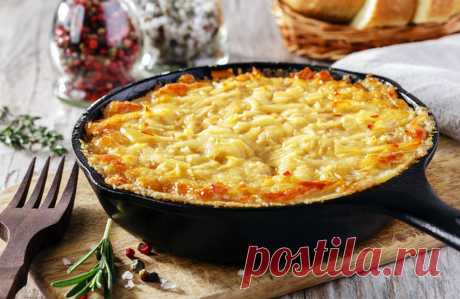 Запеченный картофель: дешевые и быстрые рецепты! Привычный картофель можно приготовить в духовке и сделать из него очень вкусное праздничное блюдо. Вам понадобится: ✔ 1 кг картофеля ✔ 1 большая луковица ✔ 300 г копченого мяса (можно также…