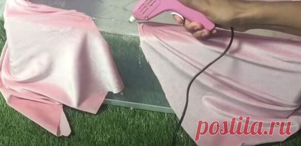 Необычное и практичное преображение обычного контейнера - Домоводство - медиаплатформа МирТесен Мест для хранения много не бывает. А когда они выполняет дополнительную функцию – еще лучше. Если у вас есть крупный контейнер можно сделать на его основе декоративный пуфик. Что потребуется контейнер с крышкой вельвет подкладочная ткань горячий клей фанера картон нитки поролон синтепон