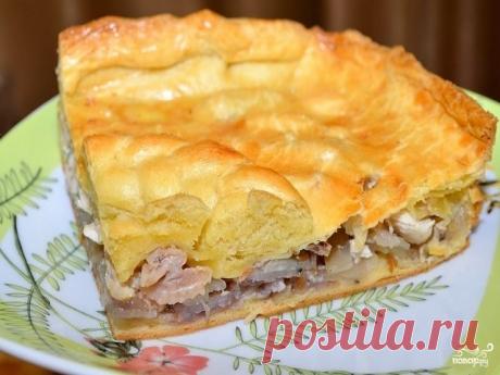 Сытный ужин быстро и просто: отправила в духовку — через 30 минут готово!
«Невесткин пирог» готовится невероятно быстро, фактически между делом. Это пышная и румяная выпечка для тех, у кого не особо есть возможность возиться с тестом.