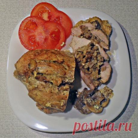Куриное филе, фаршированное гречкой с грибами в сливочно-грибном соусе
