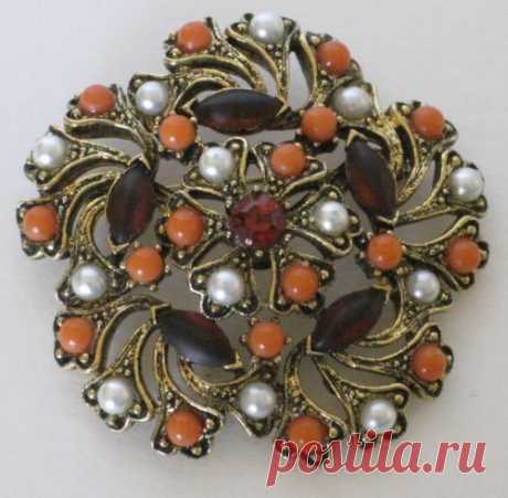 Vintage 1950s WEISS Orange and White Pearl Root Beer Stones Antiqued Goldtone…