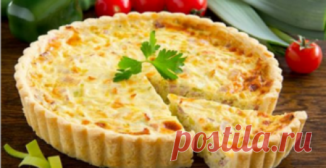 Вкуснейший пирог с курицей, овощами и сыром Такой пирог отлично подойдет для семейного обеда, а также его можно взять с собой на работу