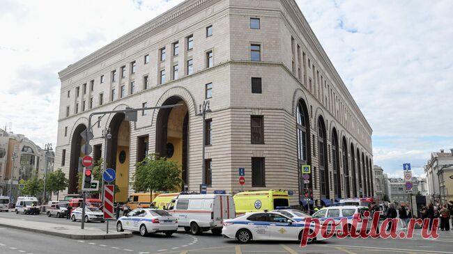 В Москве перекрыли съезд с Театрального проезда из-за ЧП в ЦДМ