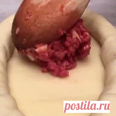 Мясная лодочка с яйцом и сыром