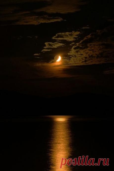 луна