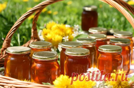 Варення з кульбаби, яке лікує печінку!Збережіть собі рецепт,щоб не загубити Травнева кульбаба - справжній лікар! Ми ходимо і не звертаємо на неї увагу. А даремно, з кульбаб можна приготувати смачне варення, яке відновлює клітини печінки і очищає кров. * Зірвіть 300-400 штук жовтих суцвіть кульбаби, залийте водою так, щоб вона повністю покрила квіти. Нехай постоять добу.
*
