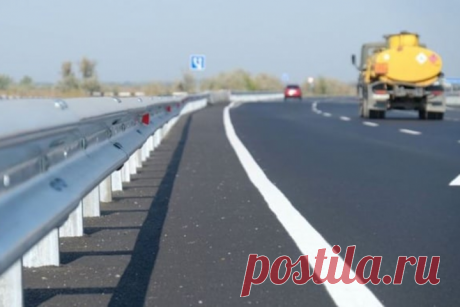 В Україні нові правила для водіїв, пішоходів та велосипедистів: що тепер заборонено  Зміни до правил дорожнього руху України схвалені за ініціативою МВС