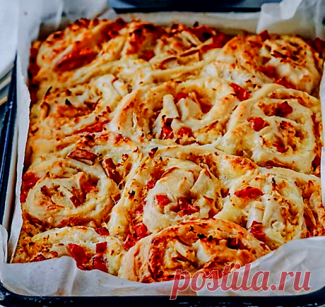 Австрийские Булочки с квашеной капустой и ветчиной.