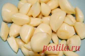 Как почистить чеснок, не испачкав руки, и еще 10 возможностей микроволновки, о которых многие и не подозревают — Лайфхаки