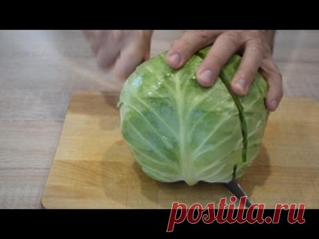 Новый салат из капусты! Это просто божественно! Очень вкусно! Ингредиенты:молодая капуста – 400 гр. морковь – 1 шт. (где-то 100 гр.) чеснок – 2 зубчика яйцо – 3 шт. молоко – 50 мл. зелень – по вкусу майонез – 3-5 ст.л. соль, перец молотый черный – по вкусу