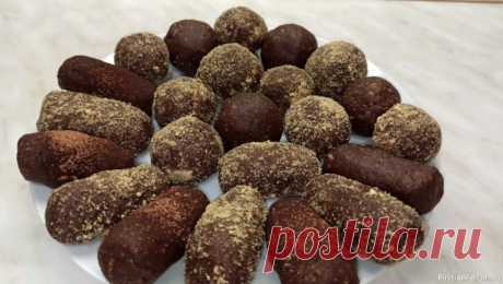 Десерт из детства! Пирожное "Картошка" без выпечки Всем привет! Предлагаю приготовить вкусный десерт из детства - пирожное "Картошка". Готовится настолько просто и быстро, что справиться даже ребёнок. Это очень вкусное, всеми любимое пирожное без выпечки из печенья.Ингредиенты : 1.Песочное печенье - 700 г 2.Масло сливочное - 200 г...