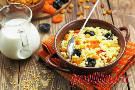 Каша с изюмом и курагой 

Ингредиенты 

1,5 стакана пшена 
100 г изюма 
70 г кураги 
4 ст.л. любого урбеча 
150 мл. воды
2 ст.л. топленого или сливочного масла (или кокосовый урбеч) 
3 ст.л. меда 
соль 

Способ приготовления 
- Пшено переберите, промойте в нескольких водах, пока стекающая вода не станет прозрачной. Залейте большим количеством кипятка на 10 мин., затем откиньте на сито. 

- Отварите пшено на слабом огне 30 минут до готовности под плотно закрытой крышкой в к...