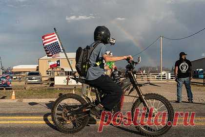 У Байдена нашелся план Б после провала законопроекта о помощи Украине. Администрация президента США Джо Байдена рассмотрит односторонние исполнительные меры по сдерживанию нелегальной миграции на южной границе из-за отсутствия решения в Конгрессе. По словам американских чиновников, в Белом доме несколько месяцев продолжается работа над решением кризиса на границе с Мексикой.