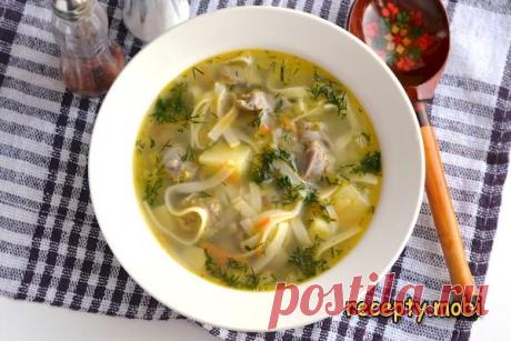 Суп из куриных желудков с лапшой

✅ Ингредиенты:
▫ куриные желудки - 200 г;
▫ картофель - 1-2 шт. (200 г);
▫ морковь - 30 г (1/2 шт.);
▫ лук - 1 шт. (60 г);
▫ лист лавра - 1 шт;
▫ лапша - 50 г;
▫ перец черный - 6 горошин;
▫ соль;
▫ перец черный молотый;
▫ растительное масло - 1 ст. л;
▫ зелень - несколько веточек;
▫ вода - 750 мл.