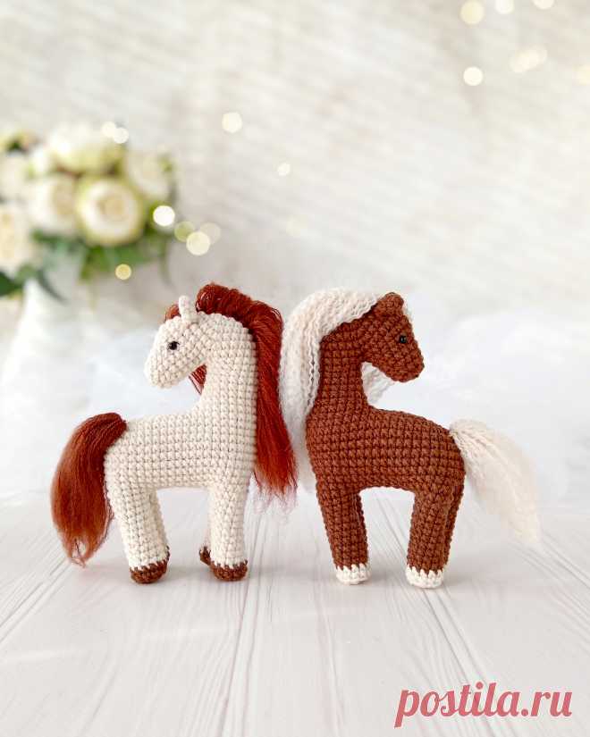 PDF Пони на ладони крючком. FREE crochet pattern; Аmigurumi toy patterns. Амигуруми схемы и описания на русском. Вязаные игрушки и поделки своими руками #amimore - лошадь из обычной пряжи, лошадка для куклы, конь.