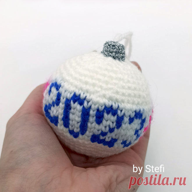 PDF Ёлочный шарик крючком. FREE crochet pattern; Аmigurumi toy patterns. Амигуруми схемы и описания на русском. Вязаные игрушки и поделки своими руками #amimore - елочные украшения, игрушки на ёлку ёлочные шары, Новый год.