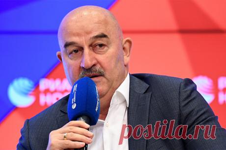 Черчесов поздравил «Легию» с победой над «Спартаком». Бывший главный тренер сборной России и московского «Спартака» Станислав Черчесов прокомментировал поражение команды от варшавской «Легии» в матче первого тура группового этапа Лиги Европы. Специалист поздравил польский клуб с важной победой и поблагодарил его руководство за подаренную футболку.