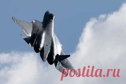 В России рассказали о зарубежных нападках на Су-57. К российскому Су-57, являющемуся единственным в мире тяжелым истребителем пятого поколения, предлагаемым на экспорт, потенциальные иностранные заказчики проявляют интерес благодаря малой заметности, высокой скорости, боевой нагрузке и маневренности, рассказал гендиректор «Ростеха» Сергей Чемезов.