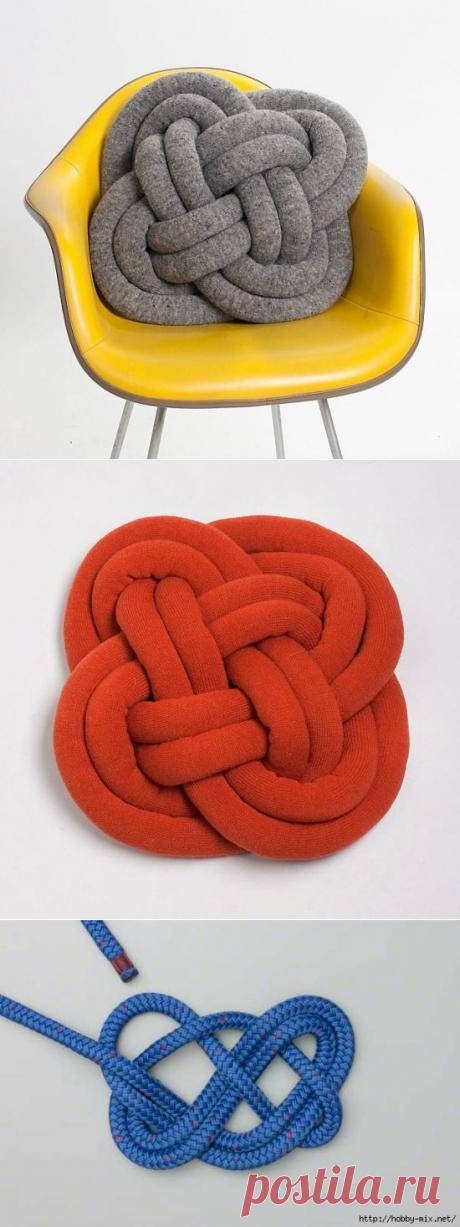 Свяж.... нет... завяжем подушечку?))))