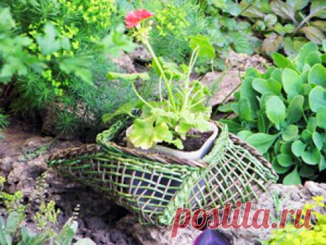 Кашпо из газетных трубочек. Играем с формами. - Плетение из газет