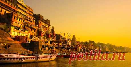 Индия: Варанаси.
На реке Ганг индусы совершают ритуальные омовения и жертвоприношения, хоронят и кремируют мертвых. Побывать в «центре Земли» помогут панорамы AirPano | Достопримечательности / Путешествия / Моя Планета