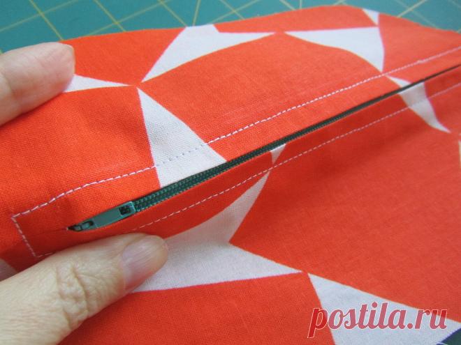 Сказка, сделанная своими руками...: Как можно легко и просто вшить молнию в наволочку