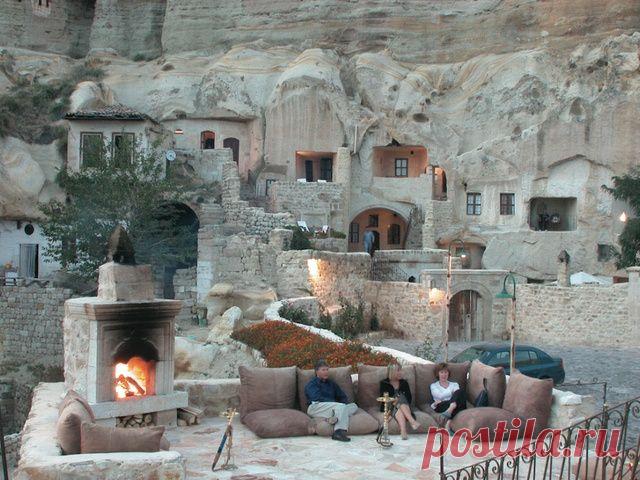 Удивительные дома-пещеры – древние и вдохновлённые «Властелином колец» Толкиена