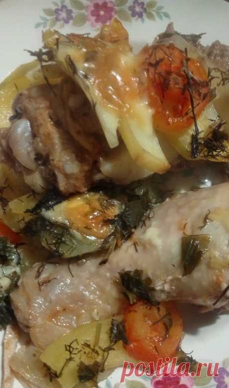 Курица маринованная с кабачками из духовки. Похвастушки. 
Давненько не готовила курицу. Вот прикупила окорочка и решила приготовить на ужин,запечь их в духовке.Но не просто запечь, а ещё предварительно замариновать. Можно взять любые части курицы, но у меня…