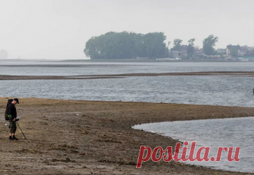 Недостаточно снежная зима привела к низкому уровню воды в российских реках, что уже сказалось на круизной навигации – в ряд майских и июньских рейсов внесены изменения.

Круизный сезон 2025 года, скорее всего, будет непростым из-за слишком теплой зимы, отсутствия снега и, как следствие, недостатка воды в реках.

«Однако Волга не обмелела настолько критично, чтобы полностью парализовать судоходство. Узкие места для прохода судов существовали и раньше,
