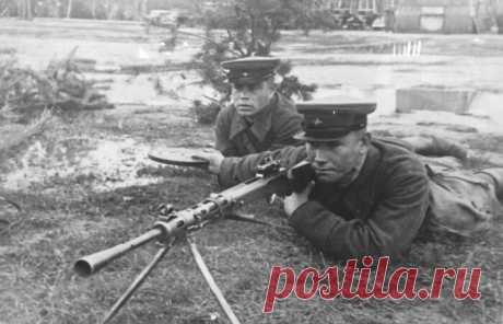 Почему пулемет ДП-27 так не нравился советским солдатам? / Назад в СССР / Back in USSR