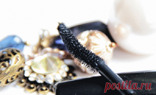 Почему нельзя выбрасывать щеточку от туши? Совет № 2 мне пригодился! А вы знали почему не стоит выбрасывать щеточку от старой туши. Даже если тушь засохла, щеточка от неё вам еще пригодится. Вот посмотрите 5 простых нестандартных способа использования щеточки от туши!



Кто бы мог подумать, что использовать щеточку от туши можно не только для окрашивания ресниц!