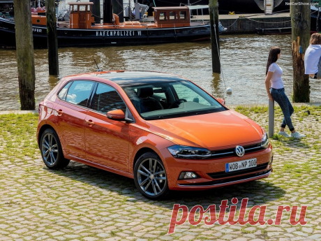 Смотри! Volkswagen Polo 2018 модельного года Polo – это по-настоящему легендарное детище известной немецкой автомобилестроительной компании, впервые сошедшее с конвейера в марте 1975 года. Запущенная