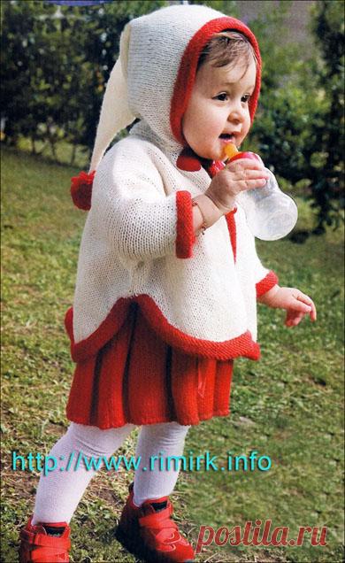 Классический ансамбль для девочки 1 года от Adriafil (платье и пончо с капюшоном)